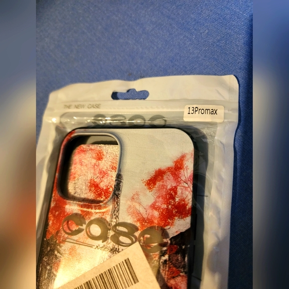 IPhone 13 Pro Max case Paris themed NWOT - Picture 3 of 4